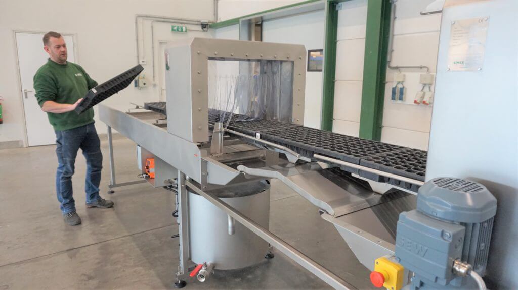 Tray washers Minimise contamination Check out the info!