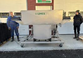 Wassen aardbeien substraatbak Limex